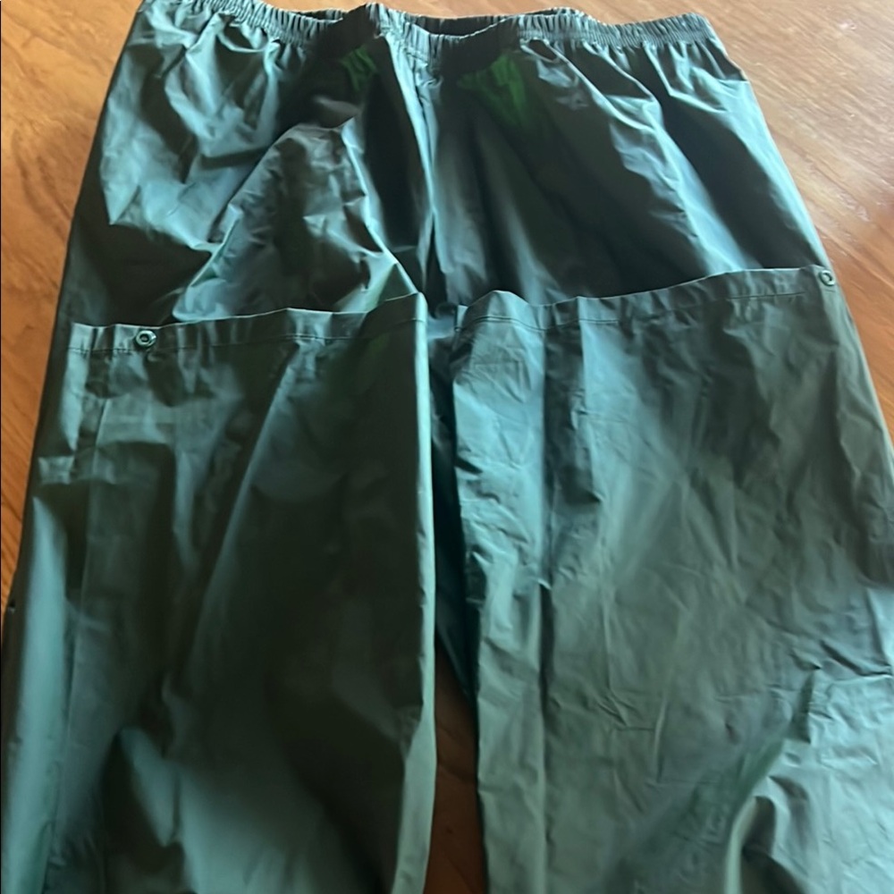 Men's Runner Green Pants with Snaps to boots